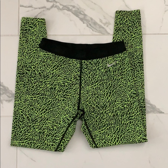 Nike Pants - Nike Women’s Leggings 🖤